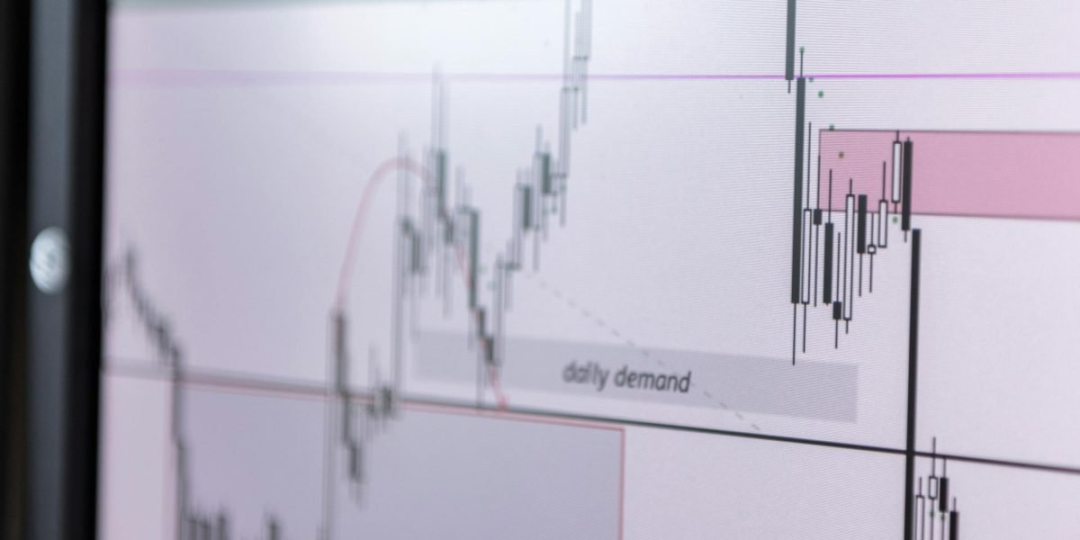Filter Yahoo Finance News for Big Tech Market Insights Without the Noise