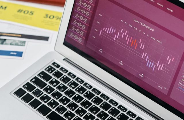 Why Reddit Stock Matters: Market Dynamics, Valuation, and Investor Insights