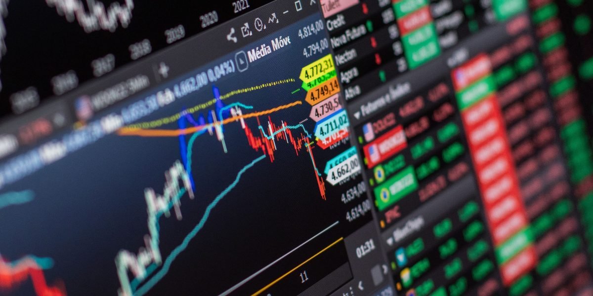 How to Monitor Paramount Stock with the Right Metrics and Tools