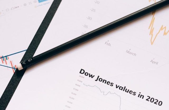 How to Filter Signal from Noise in dvlt stock reddit Discussions