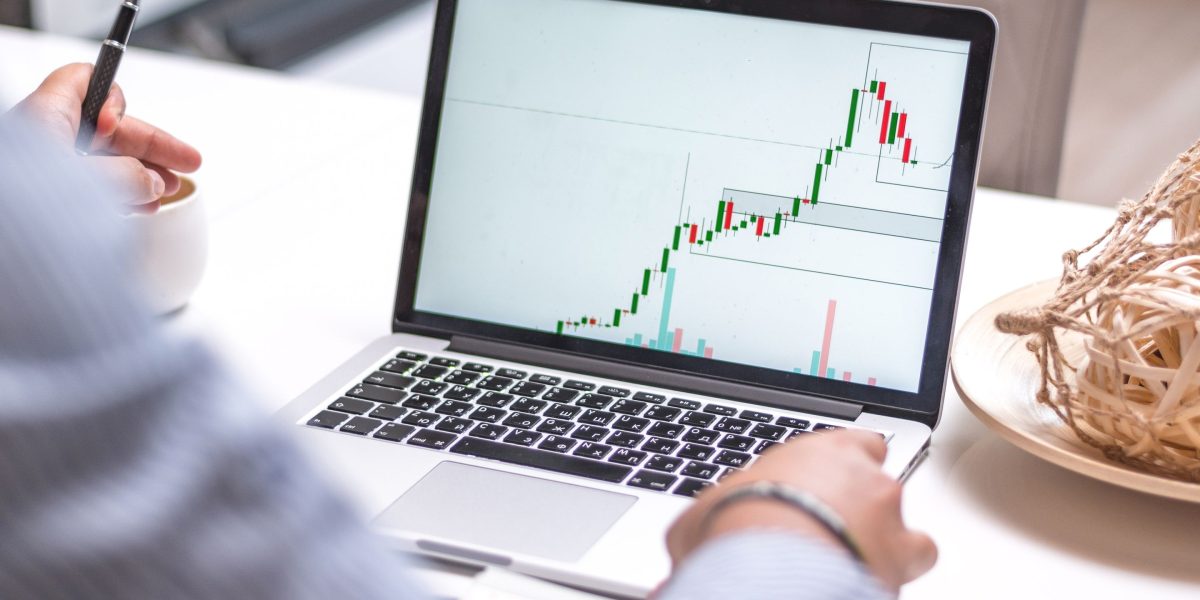 D Wave Stock Compared to Lumen Webull and AAOI in 2026 Emerging Tech Analysis