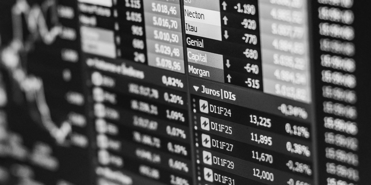 Enbridge Stock Delivers a 5% Yield and 31 Years of Dividend Growth to Balance Tech Portfolios